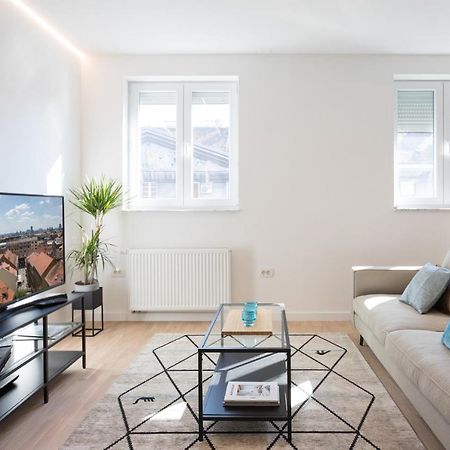 Design 2Bdr Apartment Near City Center ซาเกร็บ ภายนอก รูปภาพ
