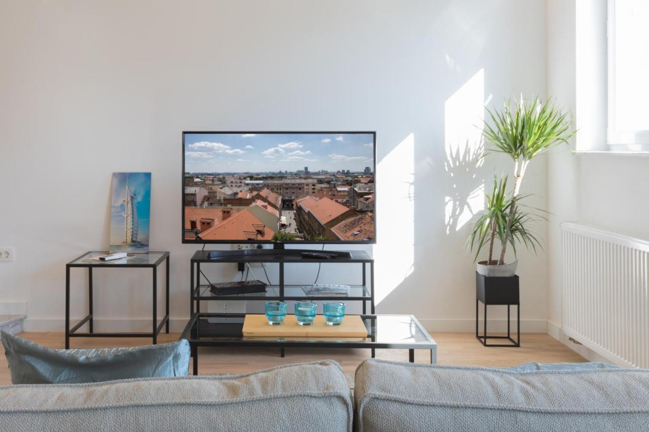 Design 2Bdr Apartment Near City Center ซาเกร็บ ภายนอก รูปภาพ